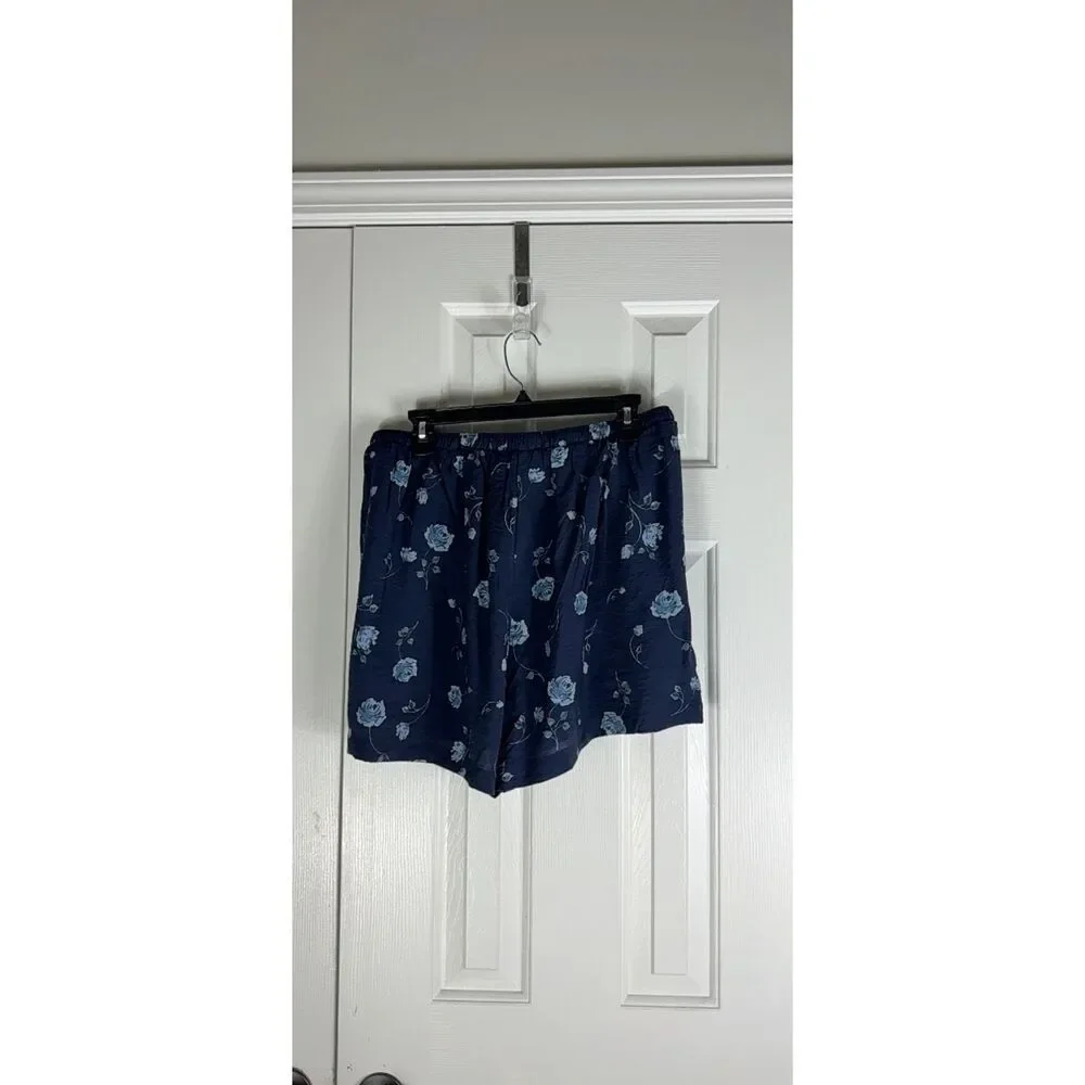 NWT Torrid Womens Shorts Size L 12
